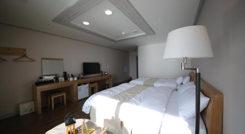 Hotel Aroha Jeju Seogwipo Exterior foto